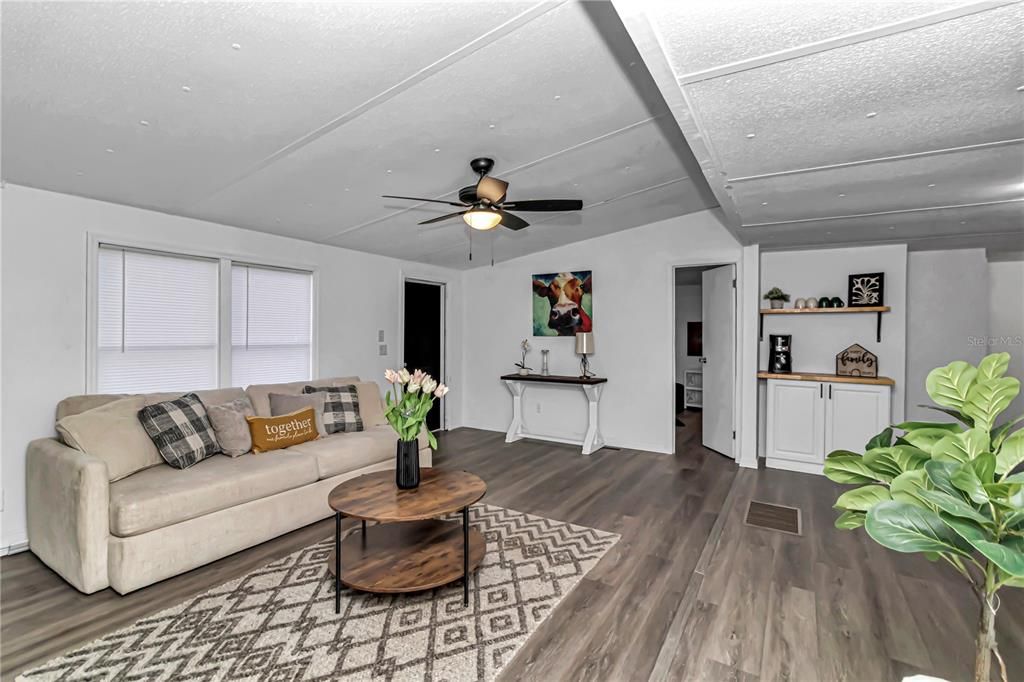 待售: $148,500 (3 贝兹, 2 浴室, 960 平方英尺)