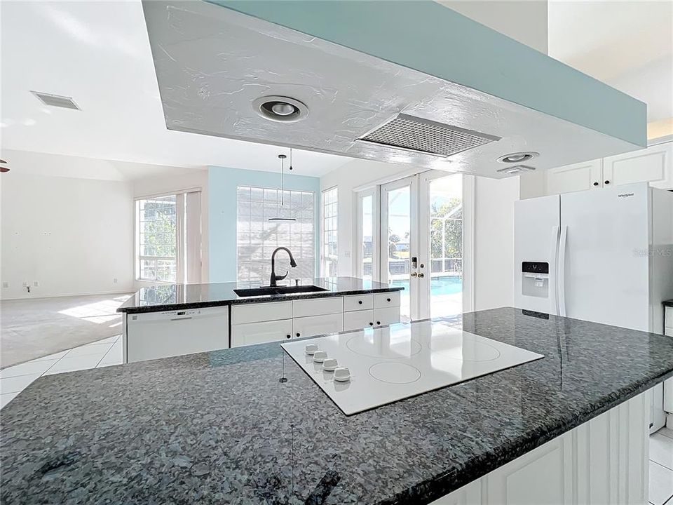 For Sale: $775,000 (4 beds, 2 baths, 3101 Square Feet)