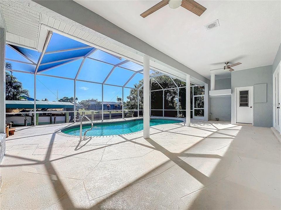 For Sale: $775,000 (4 beds, 2 baths, 3101 Square Feet)