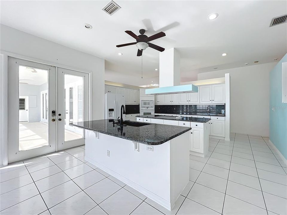 For Sale: $775,000 (4 beds, 2 baths, 3101 Square Feet)