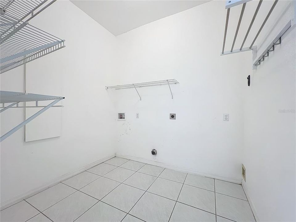 For Sale: $775,000 (4 beds, 2 baths, 3101 Square Feet)