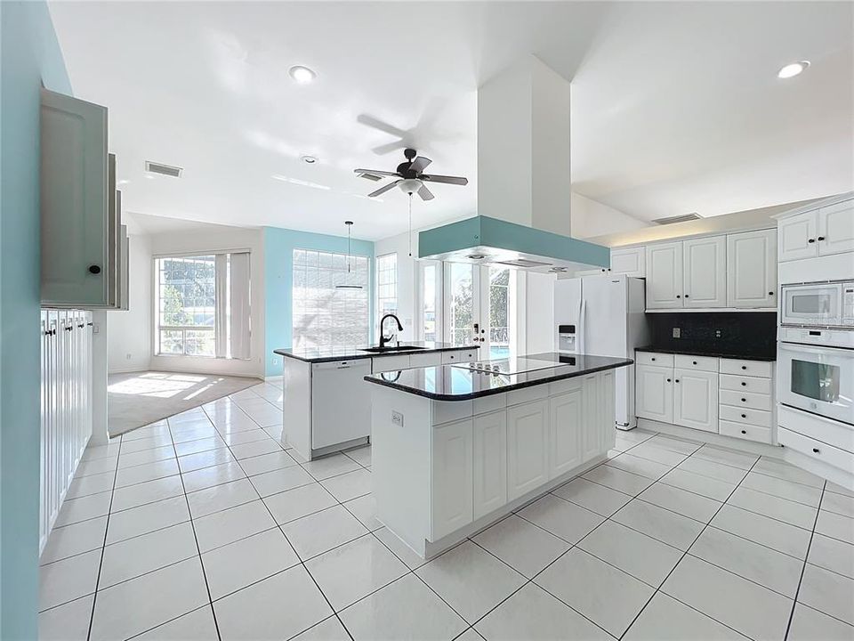 For Sale: $775,000 (4 beds, 2 baths, 3101 Square Feet)