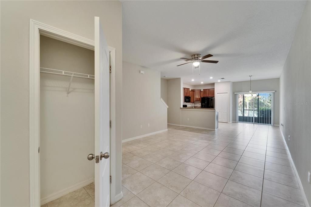 Active With Contract: $234,999 (2 beds, 2 baths, 1462 Square Feet)