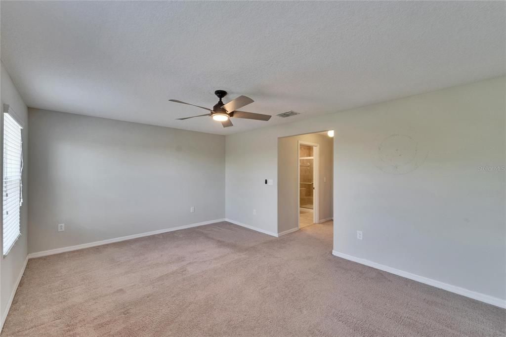 Active With Contract: $234,999 (2 beds, 2 baths, 1462 Square Feet)