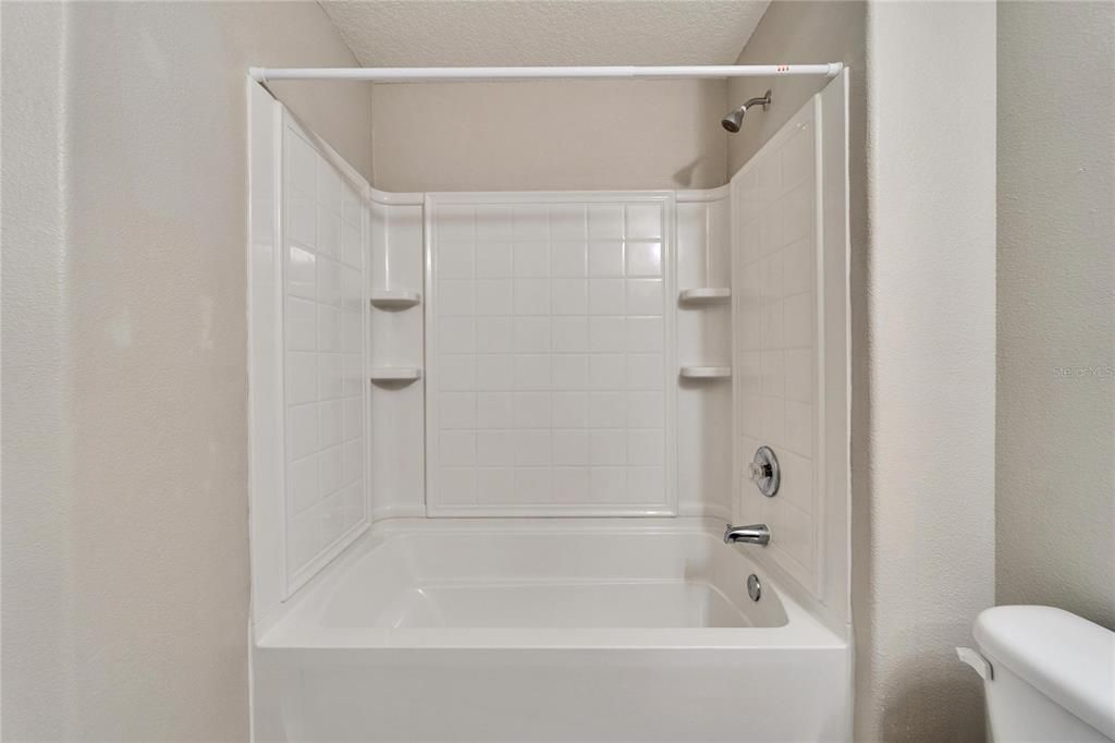 Active With Contract: $234,999 (2 beds, 2 baths, 1462 Square Feet)