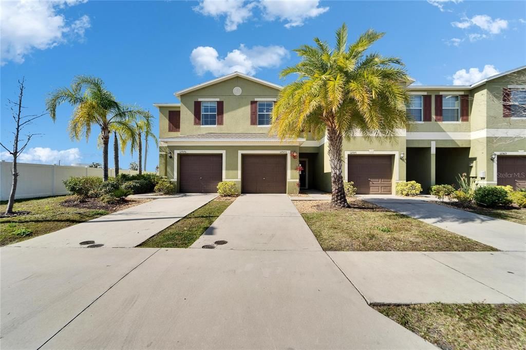 Active With Contract: $234,999 (2 beds, 2 baths, 1462 Square Feet)