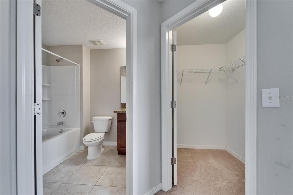 Active With Contract: $234,999 (2 beds, 2 baths, 1462 Square Feet)