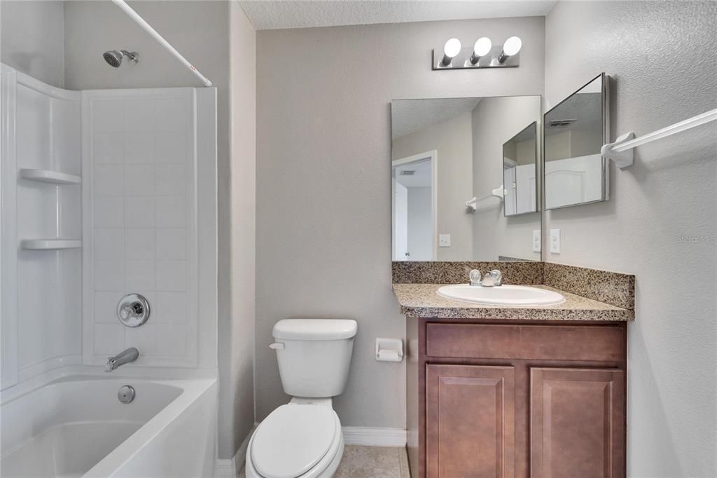 Active With Contract: $234,999 (2 beds, 2 baths, 1462 Square Feet)