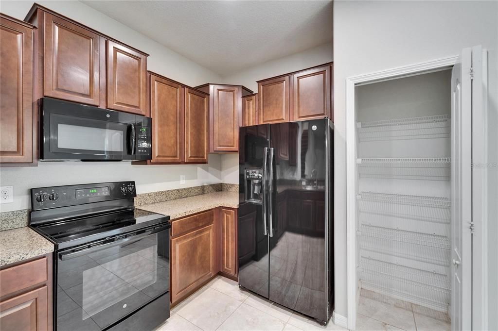 Active With Contract: $234,999 (2 beds, 2 baths, 1462 Square Feet)