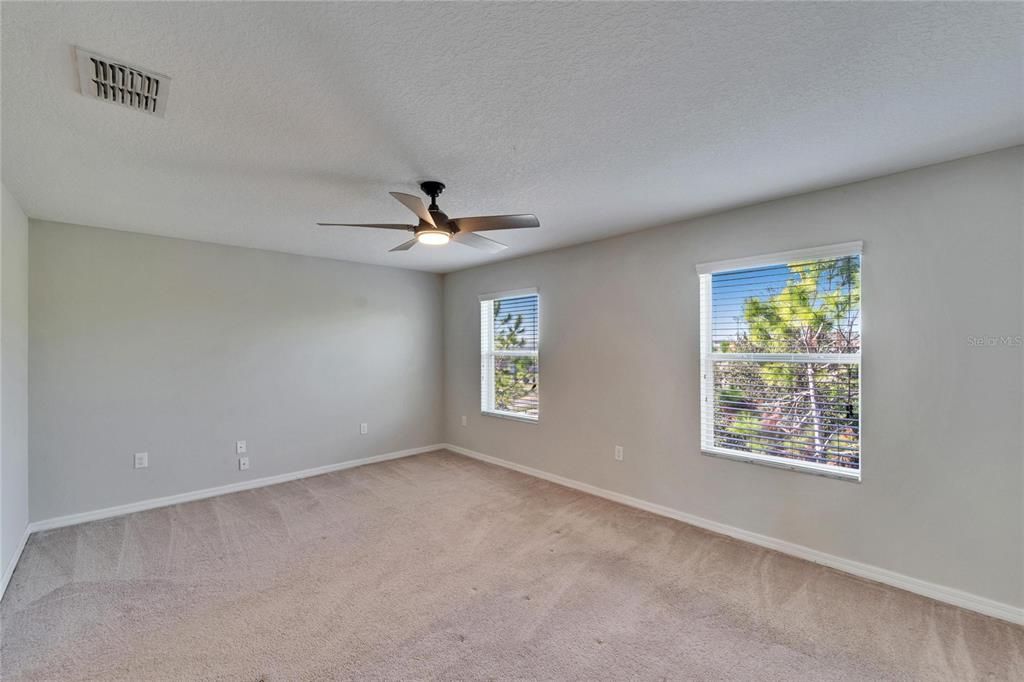 Active With Contract: $234,999 (2 beds, 2 baths, 1462 Square Feet)