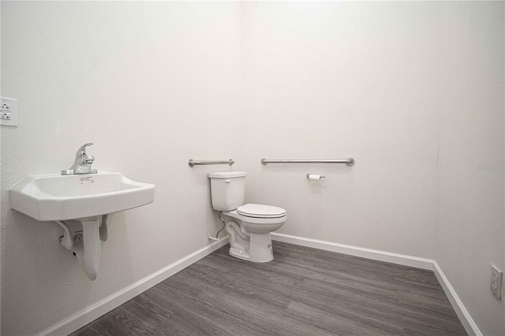 На продажу: $18,600 (0 спален, 0 ванн, 1904 Квадратных фут)