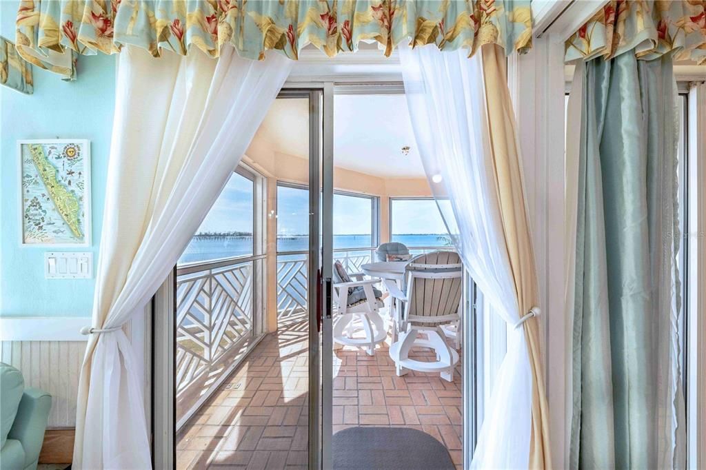 待售: $649,000 (2 贝兹, 2 浴室, 1287 平方英尺)