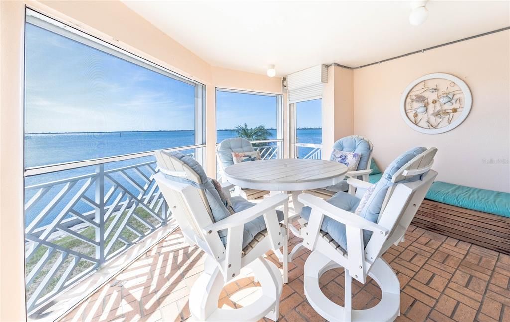 待售: $649,000 (2 贝兹, 2 浴室, 1287 平方英尺)