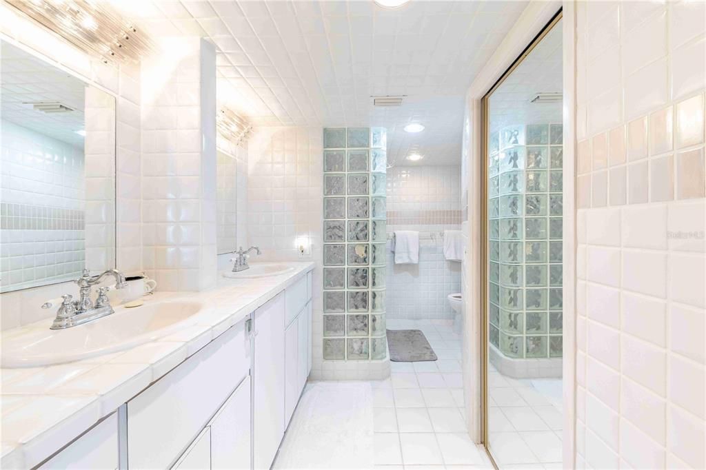 待售: $649,000 (2 贝兹, 2 浴室, 1287 平方英尺)