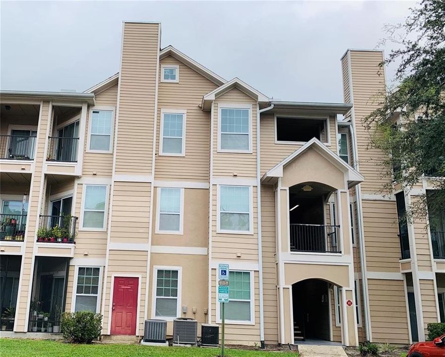 Vendido Recientemente: $179,000 (2 camas, 1 baños, 921 Pies cuadrados)