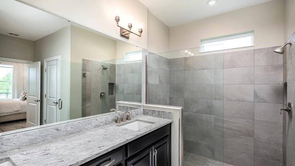 Под контрактом: $364,990 (2 спален, 2 ванн, 1723 Квадратных фут)