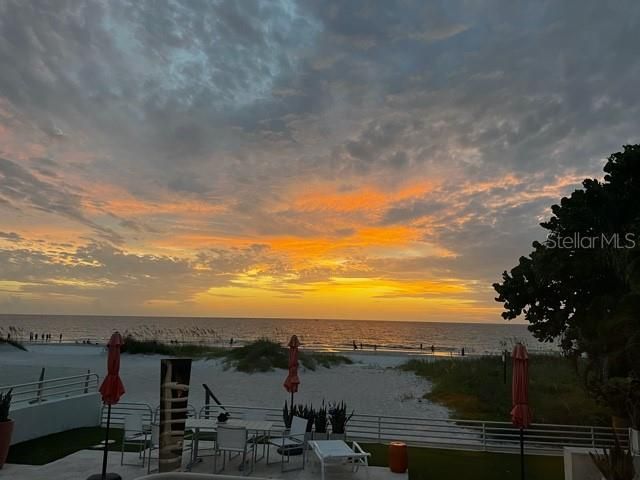 En Venta: $4,900,000 (4 camas, 4 baños, 4728 Pies cuadrados)