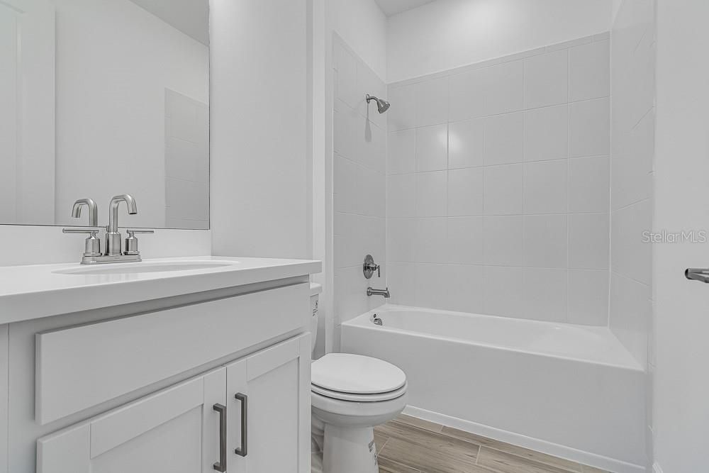 Activo con contrato: $383,645 (2 camas, 2 baños, 1723 Pies cuadrados)