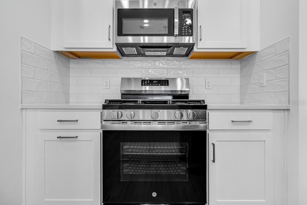 Activo con contrato: $383,645 (2 camas, 2 baños, 1723 Pies cuadrados)