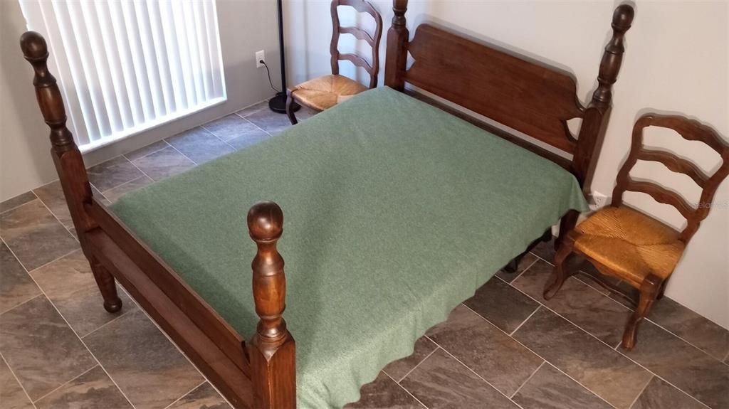 For Sale: $208,000 (2 beds, 1 baths, 1283 Square Feet)