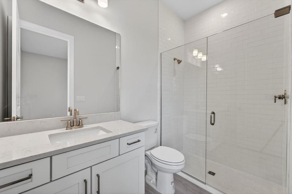 Activo con contrato: $664,990 (3 camas, 3 baños, 3004 Pies cuadrados)