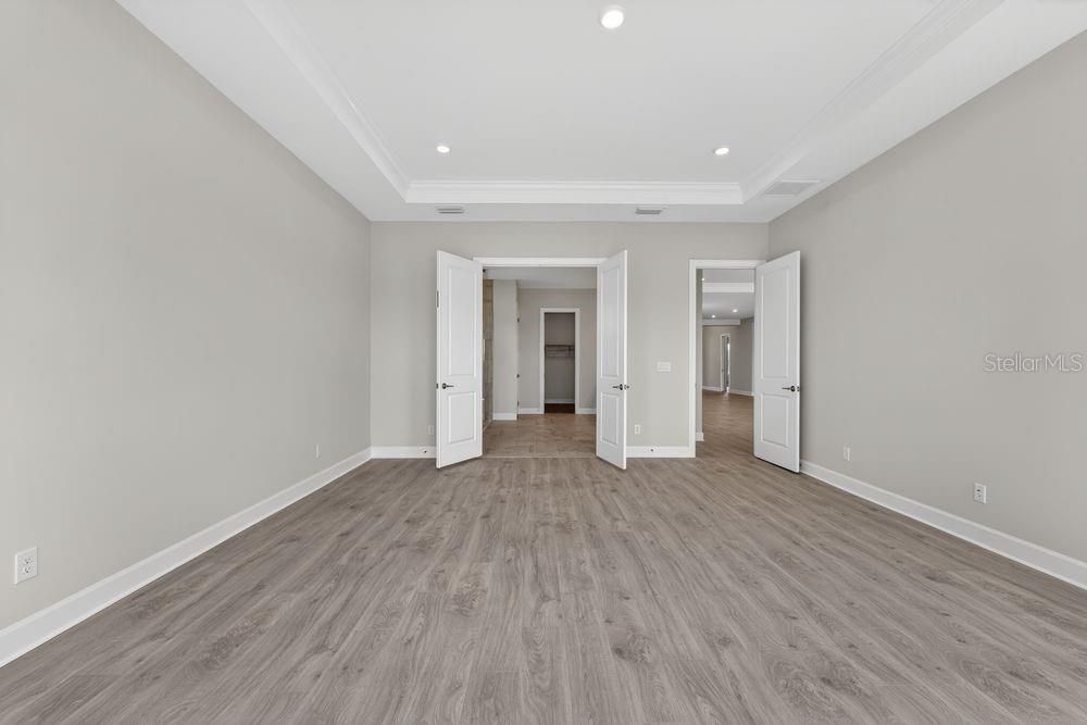 Activo con contrato: $664,990 (3 camas, 3 baños, 3004 Pies cuadrados)