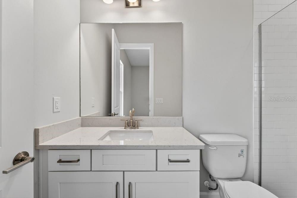 Activo con contrato: $664,990 (3 camas, 3 baños, 3004 Pies cuadrados)