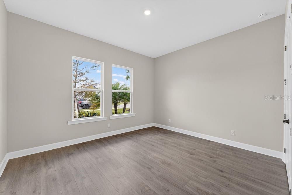 Activo con contrato: $664,990 (3 camas, 3 baños, 3004 Pies cuadrados)