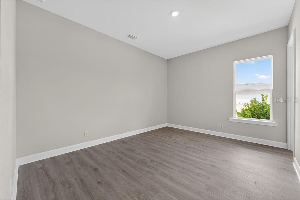 Activo con contrato: $664,990 (3 camas, 3 baños, 3004 Pies cuadrados)