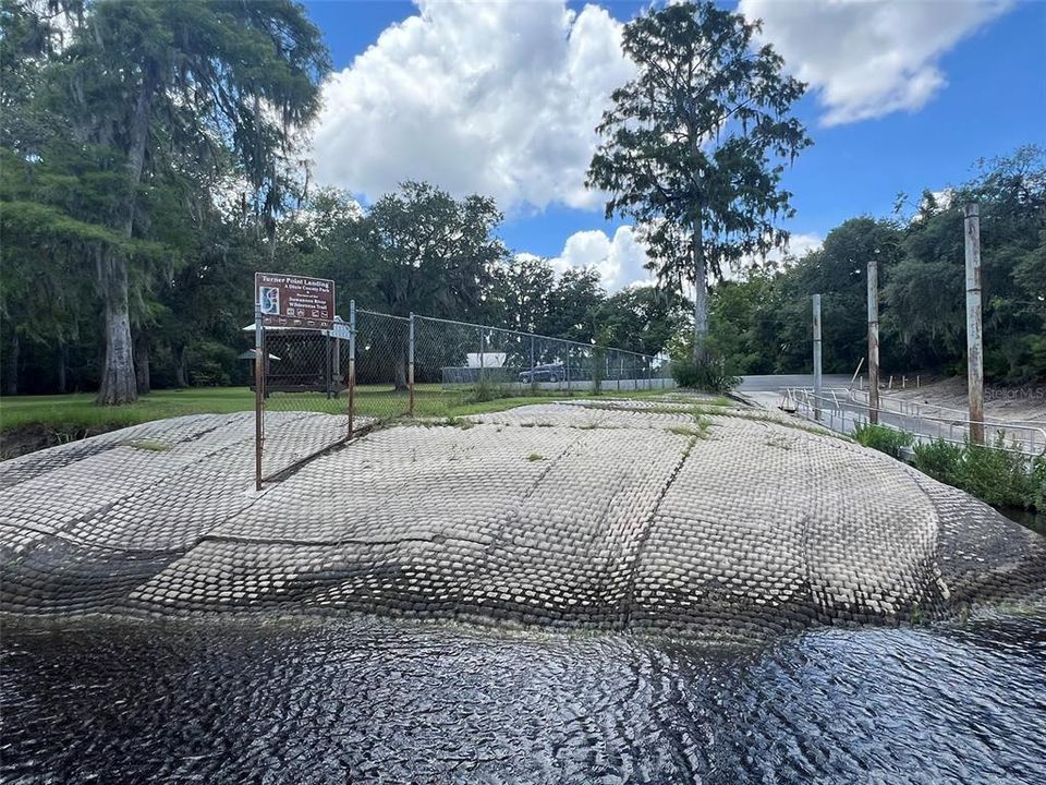 На продажу: $28,000 (0.96 acres)