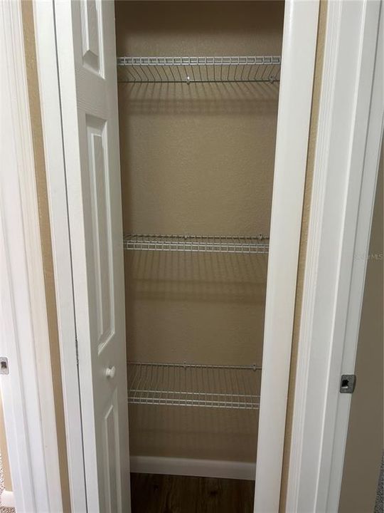 Под контрактом: $199,900 (2 спален, 1 ванн, 958 Квадратных фут)