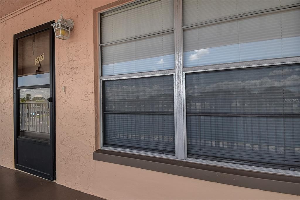 For Sale: $124,000 (1 beds, 1 baths, 870 Square Feet)