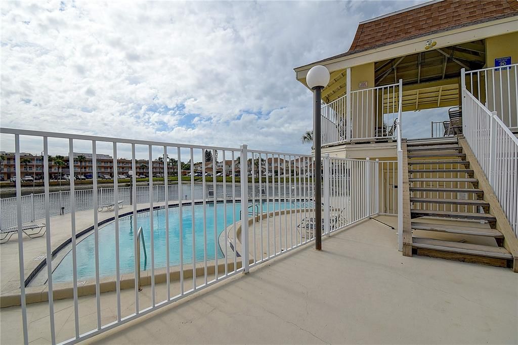 For Sale: $124,000 (1 beds, 1 baths, 870 Square Feet)