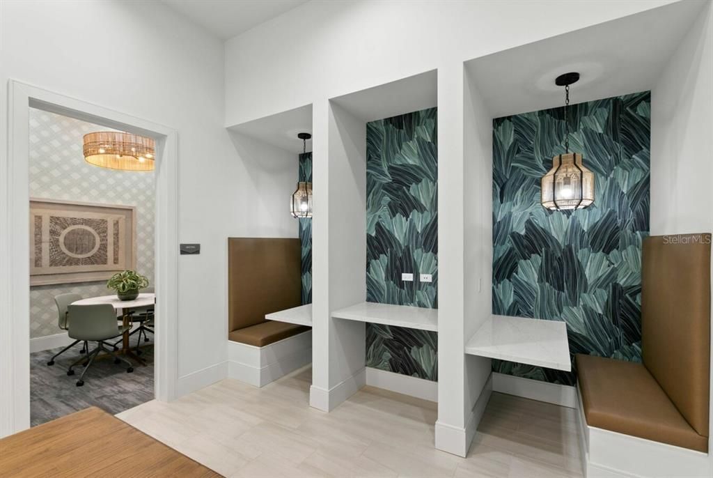 For Rent: $1,356 (1 beds, 1 baths, 807 Square Feet)