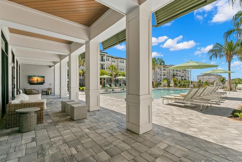 For Rent: $1,356 (1 beds, 1 baths, 807 Square Feet)