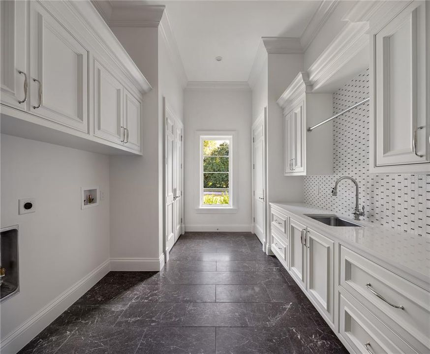 For Sale: $8,800,000 (4 beds, 6 baths, 7760 Square Feet)