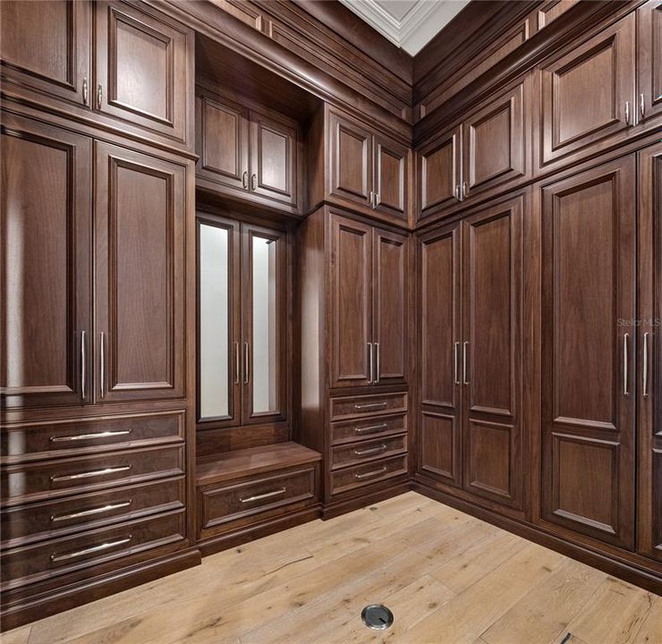 For Sale: $8,800,000 (4 beds, 6 baths, 7760 Square Feet)