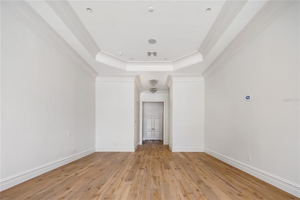 For Sale: $8,800,000 (4 beds, 6 baths, 7760 Square Feet)