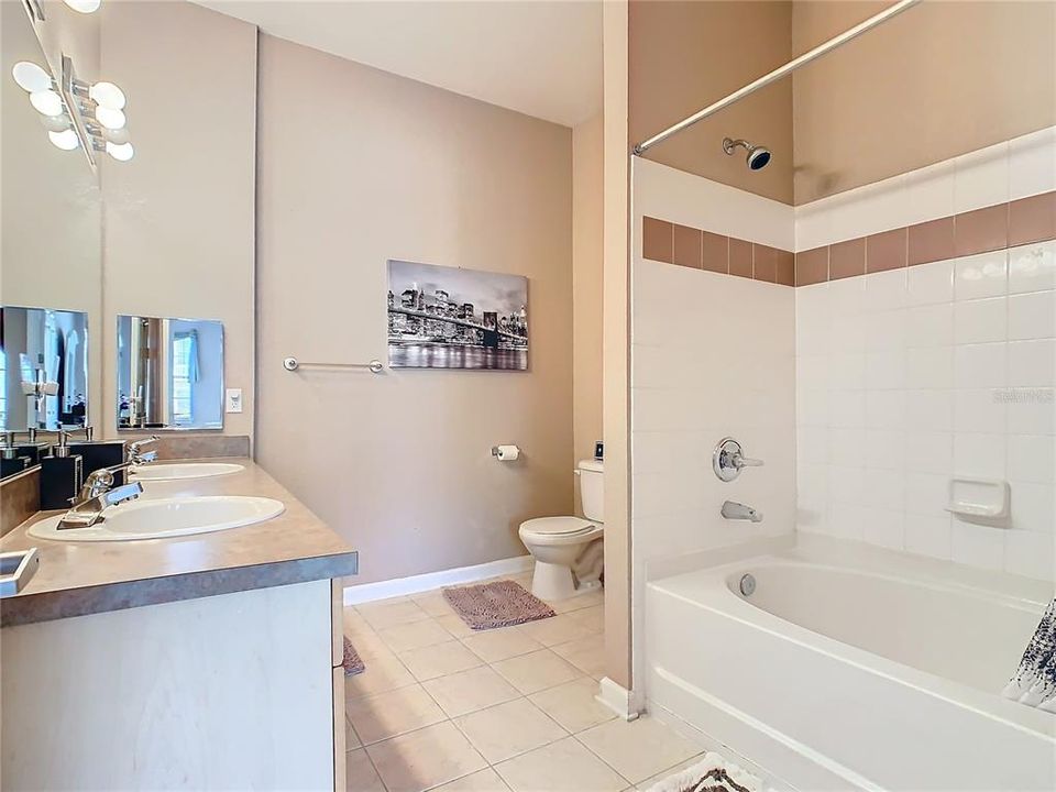 Active With Contract: $200,000 (4 beds, 2 baths, 1688 Square Feet)