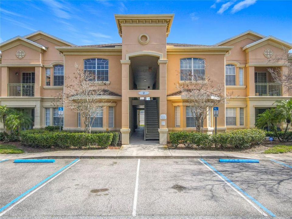 Active With Contract: $200,000 (4 beds, 2 baths, 1688 Square Feet)