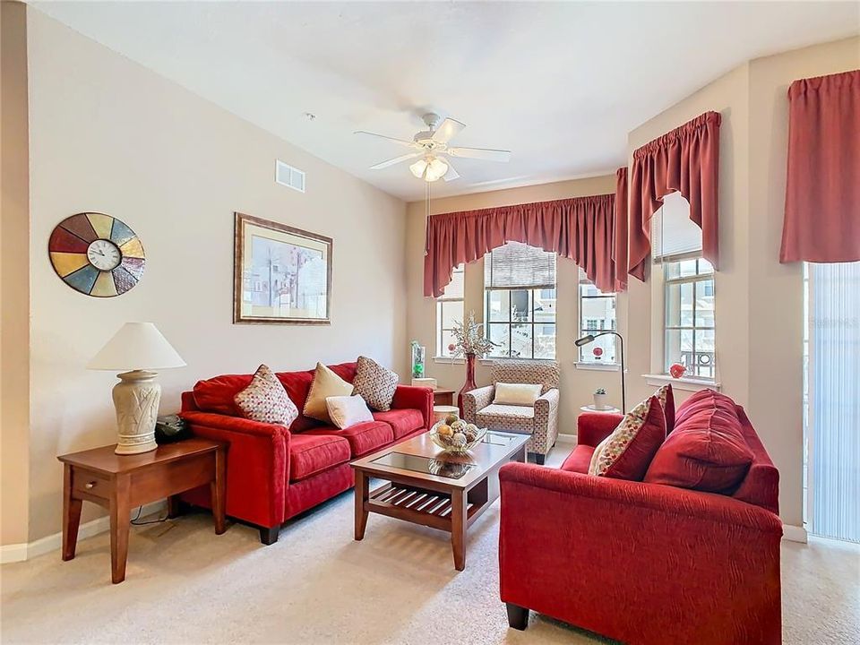 Active With Contract: $200,000 (4 beds, 2 baths, 1688 Square Feet)