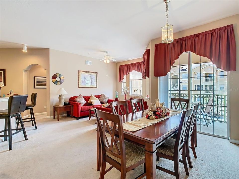 Active With Contract: $200,000 (4 beds, 2 baths, 1688 Square Feet)