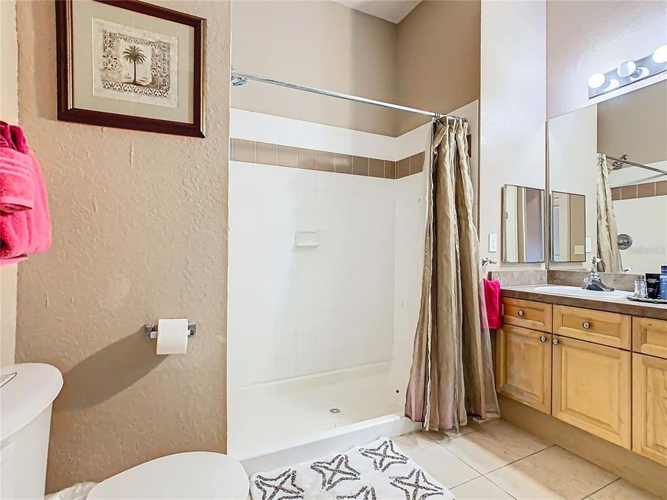 Active With Contract: $200,000 (4 beds, 2 baths, 1688 Square Feet)