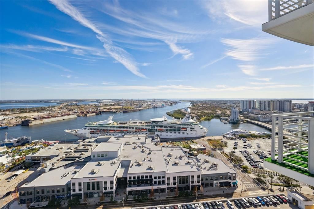 For Rent: $14,500 (3 beds, 3 baths, 2885 Square Feet)