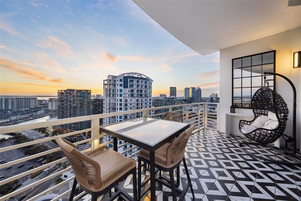 For Rent: $14,500 (3 beds, 3 baths, 2885 Square Feet)