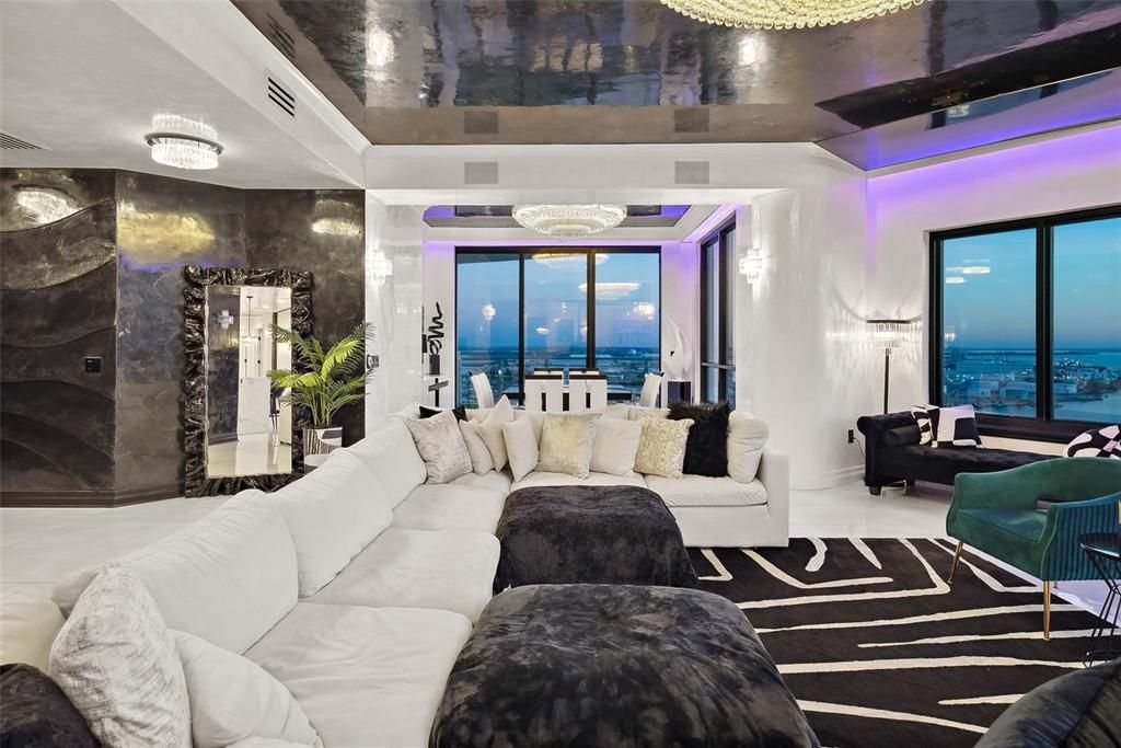 For Rent: $14,500 (3 beds, 3 baths, 2885 Square Feet)