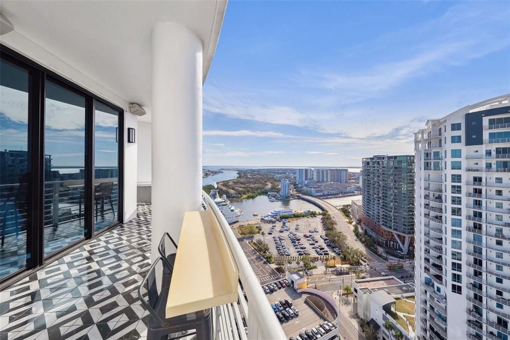 For Rent: $14,500 (3 beds, 3 baths, 2885 Square Feet)