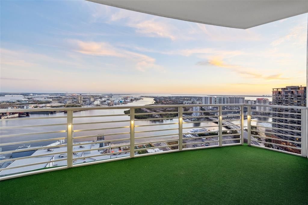 For Rent: $14,500 (3 beds, 3 baths, 2885 Square Feet)