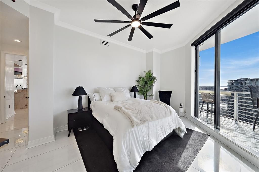 For Rent: $14,500 (3 beds, 3 baths, 2885 Square Feet)