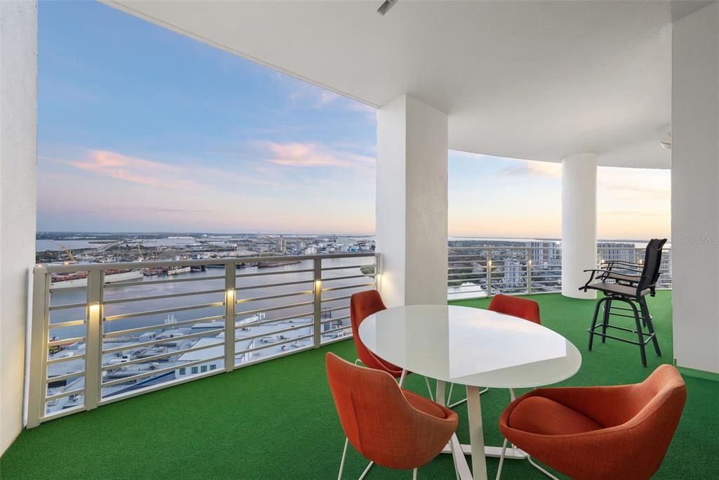 For Rent: $14,500 (3 beds, 3 baths, 2885 Square Feet)